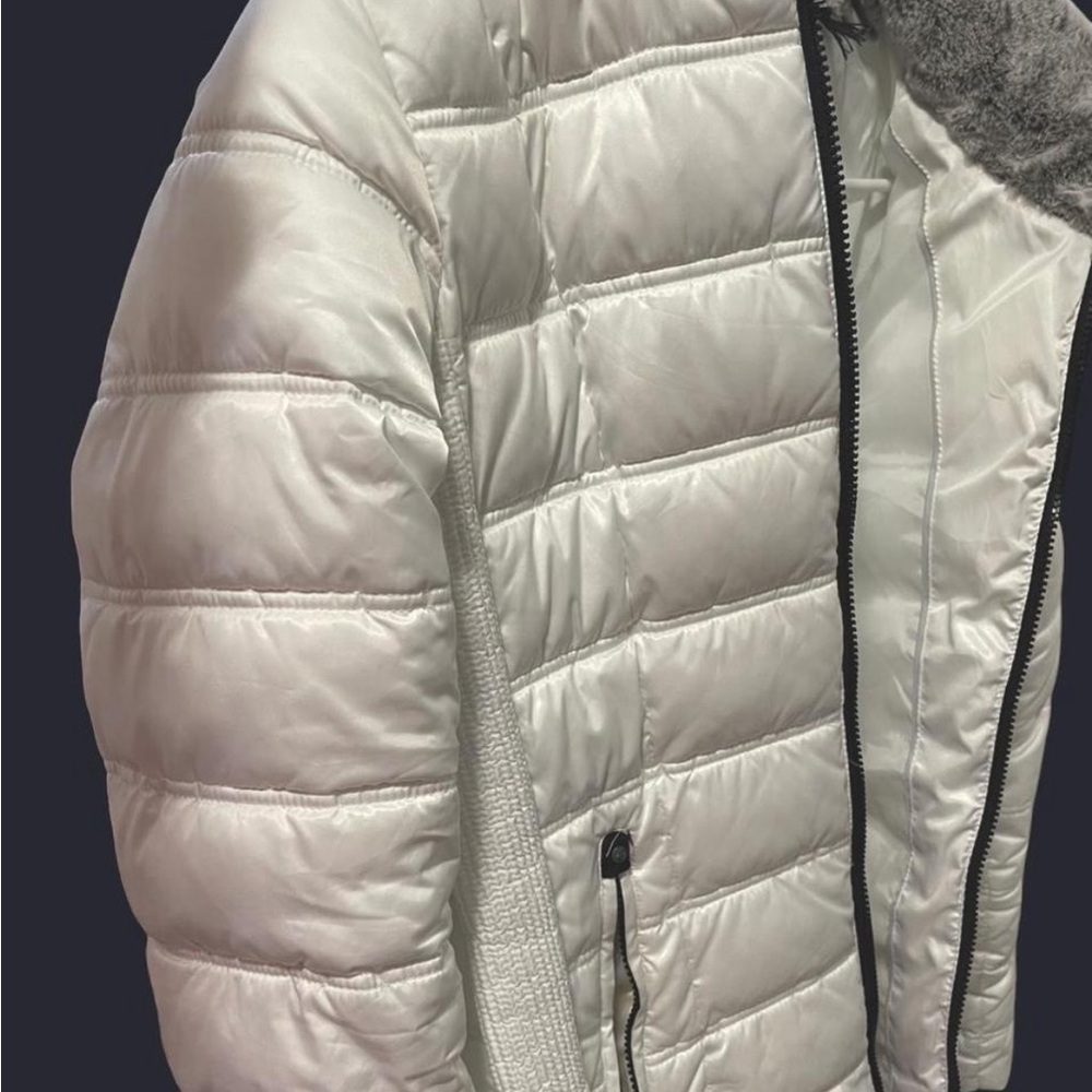 Women's White Puffer Jacket with Faux Fur Hood - Picture 3 of 5